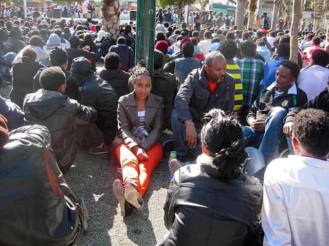 "המתווכים החמדנים דוחפים לגירוש הפליטים" – כתבת הארץ